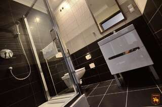 Апарт-отели CTKiR Browar Probus Олава Двухместный номер с 2 отдельными кроватями и ванной комнатой-1